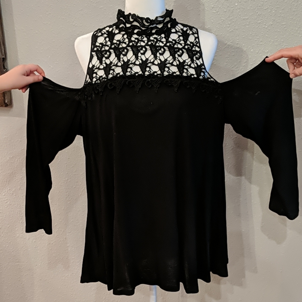 Cold shoulder top